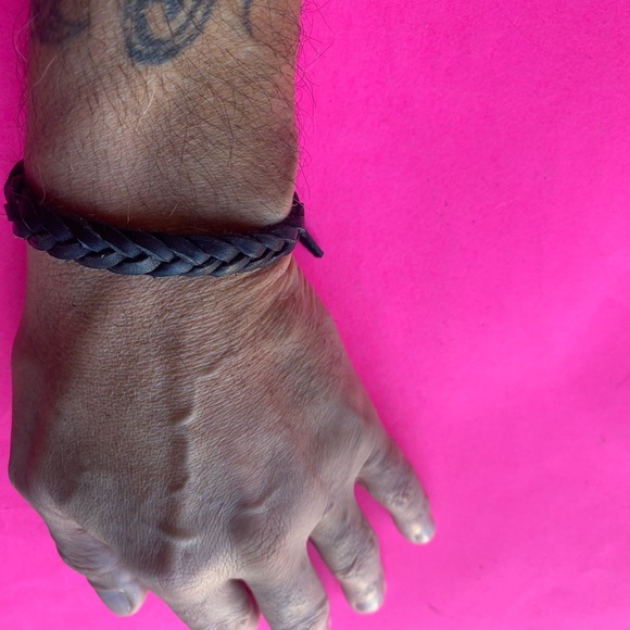 Vintage leather cuffs - Picture 4 of 8